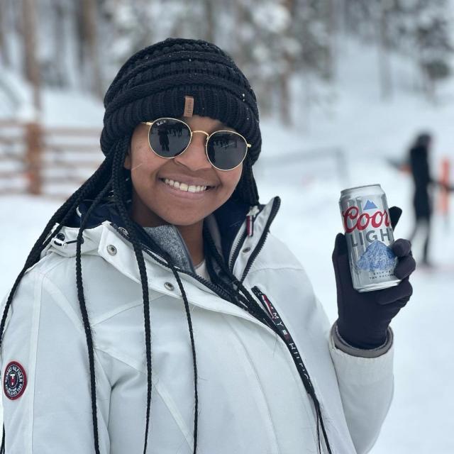 Shades are right when the blue is bright.

📸: @whitneythegreat