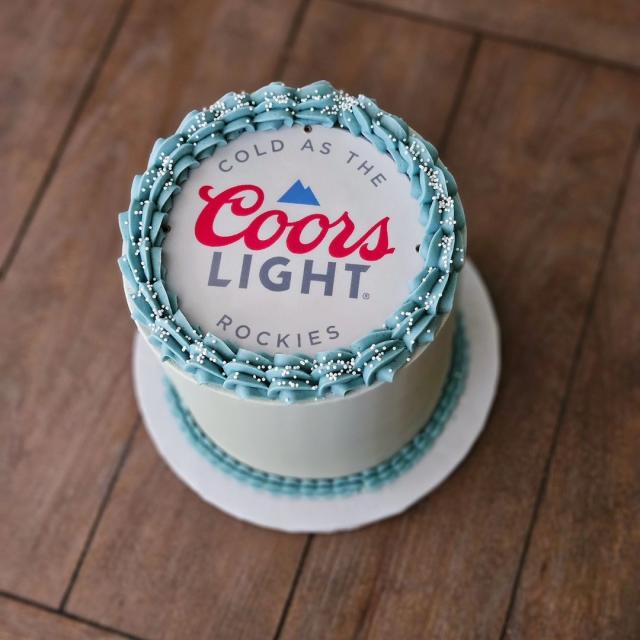 A reminder of options besides bouquets today 🍻

📸: @manda.bakes