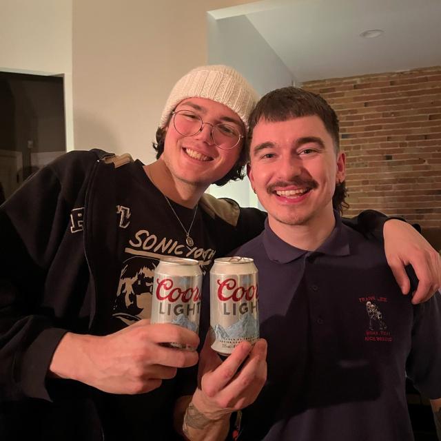 Chill peers chill cheers with chill beers.

📸: @tom.brown.mate @blaisesday